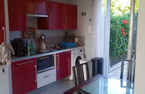 Venelles Apartment | Pleasant 2-bedroom apartment with garden/pool, near Aix-en-Provence
