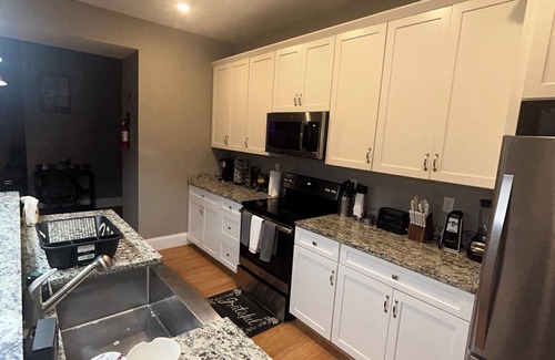 Bolton Hill Apartment | Pleasant apartment with AC in Baltimore