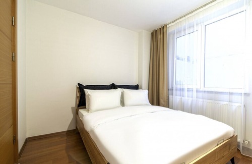 Kagithane Apartment | Pleasant Flat Close to Various Malls in Seyrantepe