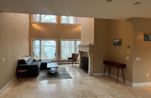 Pleasant Point House | Pleasant Point Cove