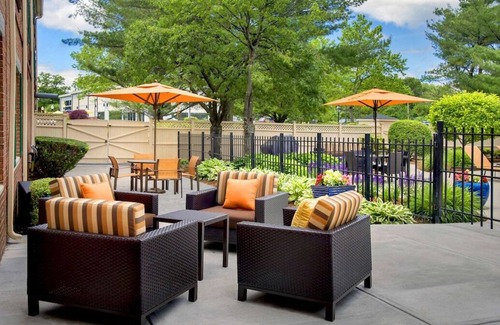 Woburn House | Pleasant Stay! 4 Convenient Units, Parking, Pets Allowed, Near Fogg Art Museum!