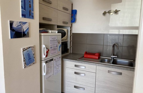 Saint-Cast-le-Guildo Apartment | Pleasant studio with magnificent view of the port of St Cast and with WIFI, sleeps 3