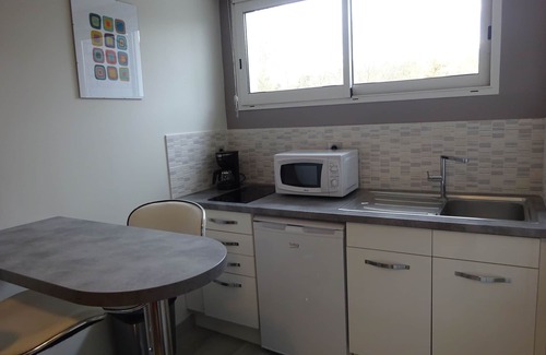 Mareil-Marly Apartment | Pleasant studio near St Germain-en-Laye (TV/Wifi)