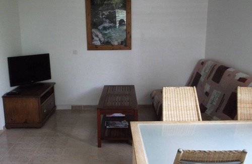 Le Gosier House | Pleasant T1 in gîte with 2 other accommodations - a studio and a T1