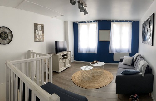 Noyon House | Pleasant town house in the cathedral hyper center