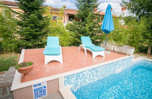 Laginji Villa | Pleasant Villa Valmonida with Pool, Sauna, Gym and BBQ