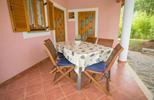 Laginji Villa | Pleasant Villa Valmonida with Pool, Sauna, Gym and BBQ