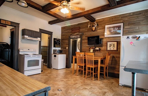 Maitland House | Plenty of space near wildlife and Northwest Missouri State