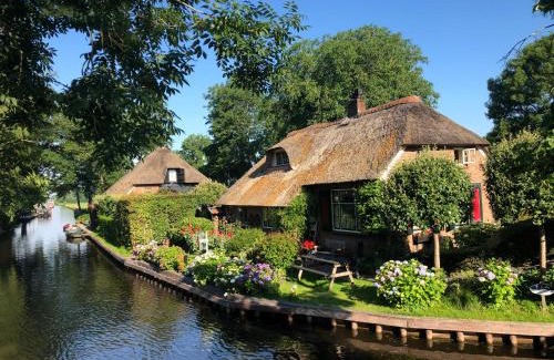 Zuideinde House | Plompeblad Suite Giethoorn