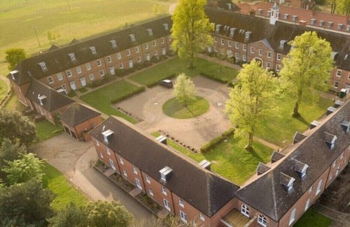 Blythburgh Cottage | PLOUGHMAN'S GREEN, BLYTHVIEW, family friendly, with pool in Southwold