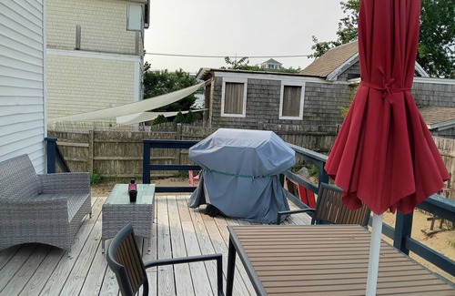 Newburyport House | Plum Island place 5 minute walk to beach 9 minute walk to point