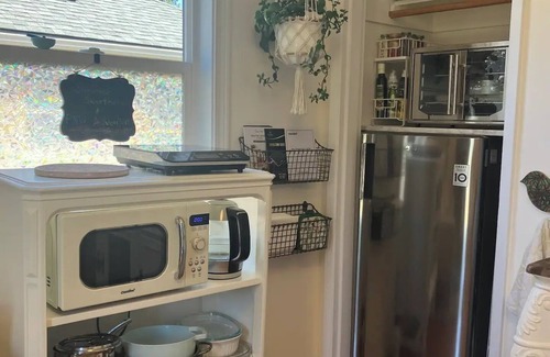 Bryn Mawr-Skyway Cottage | Plum Tree Suite