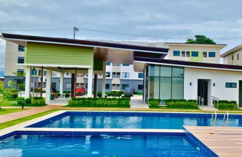 Basak Apartment | Plumera Condo Near Airport Malls & Schools with Elevator
