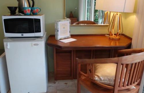 Haiku House | Plumeria Room on a Lush Farm on Maui's North Shore