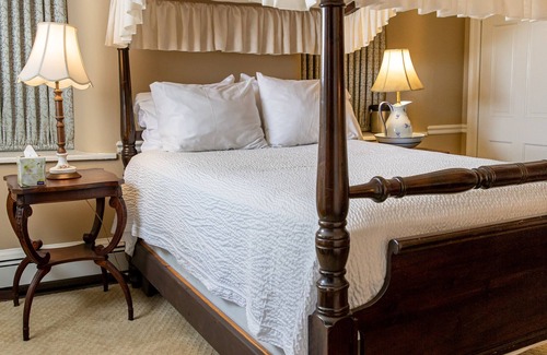 Plumsteadville Hotel | Plumsteadville Inn