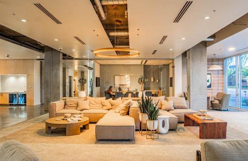 Evans Churchill Apartment | Plush 2BD - CDT - Gym, Pool, Parking - Sleep 8