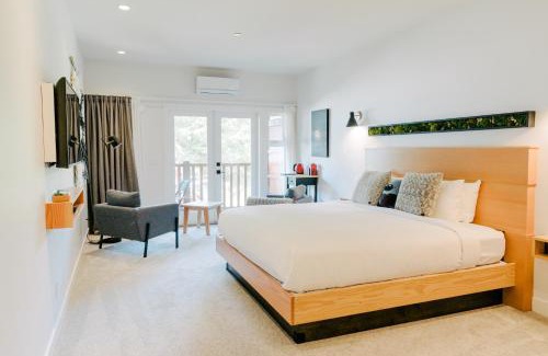 Ucluelet Hotel | Pluvio restaurant and rooms