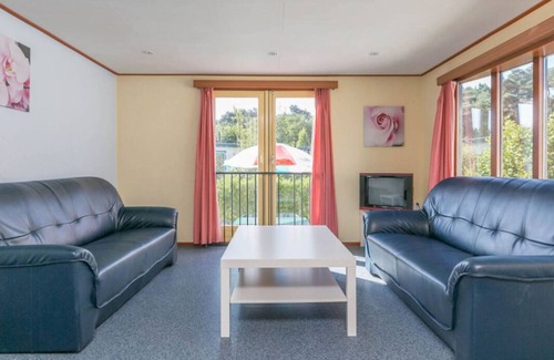 Ommel Resort | PM Peelchalet - Three Bedroom Resort, Sleeps 6