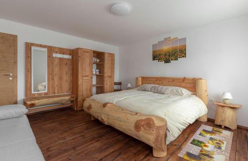 Predjama House | Počitniška Hiša Pr Martinovih