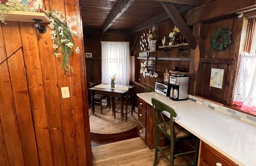 Saylorsburg Cottage | Pocono Cottage - Close to everything!