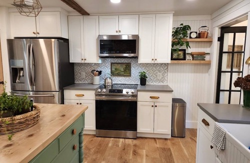 Stroudsburg House | Pocono Farmhouse - Fully Renovated 1881 Home