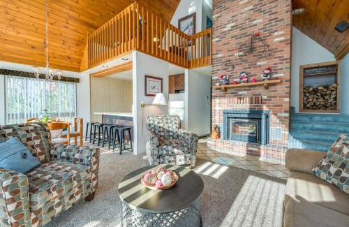 Aquashicola House | Poconos Cabin on 3 Acres - 5 Mi to Blue Mountain!