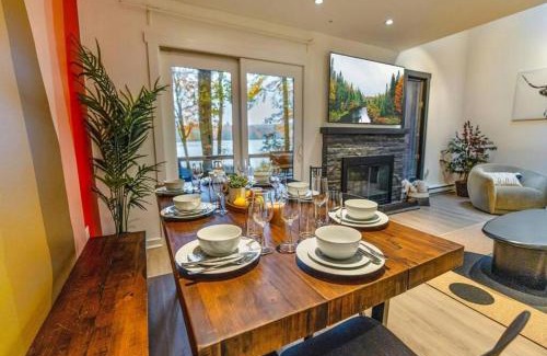 Lake Harmony House | Poconos Fall Escape , Lakefront with Scandi Style