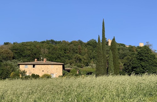 Pienza House | Podere Fontebernardi, authentic Tuscan farmhouse overlooking Pienza.