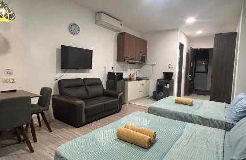 Taman Charming Apartment | Podium Studio - 4 pax AEON Mall