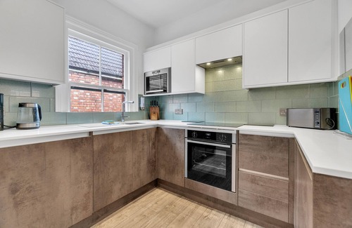 Worthing Apartment | Poets Apartment with Free Parking | By My Getaways