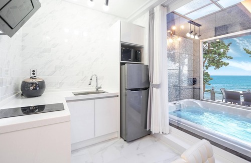 Pohang House | Pohang Playbeach Poolvilla