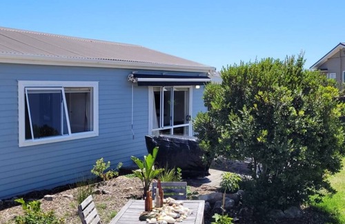 Pohara House | Pohara's Seaside Chalet - Cosy Beach Stay