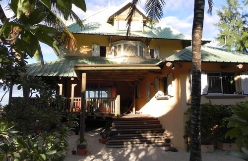 Pointe D'esny Villa | Pointe D Esny spacious villa waterfront