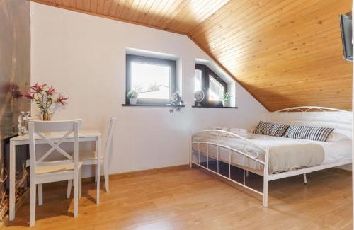Bronowice House | Pokoje Gościnne Cheval