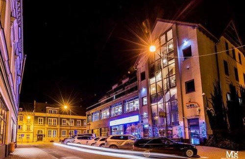 Luban Hotel | Pokoje gościnne Tęczowa