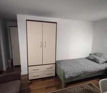 Targowek House | Pokoje na Zaciszu - Metro Zacisze