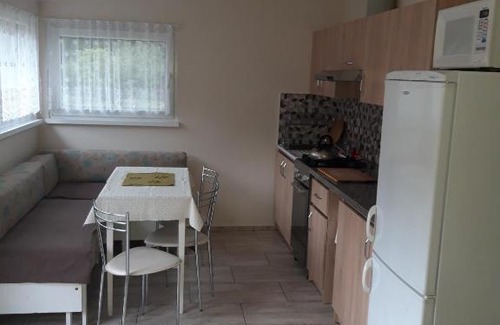 Miłomłyn Resort | Pokoje w lesie 1