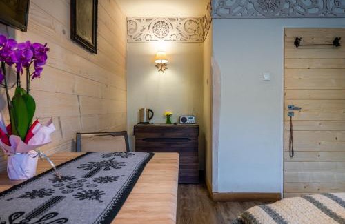 Zakopane House | Pokoje z widokiem na góry i Prywatny Domek z zadaszoną altaną - grillem i ogniskiem.