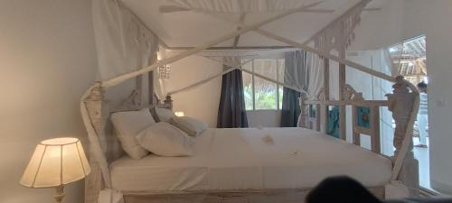 Gede Bed & Breakfast | Pole Pole Beach House