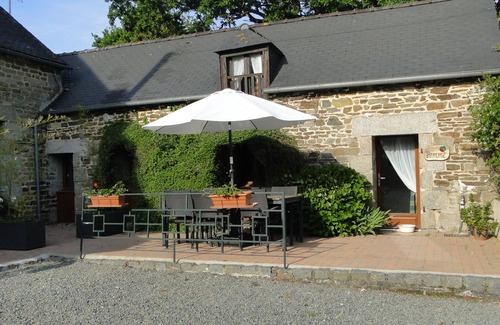 Les Champs-Geraux Cottage | Pomme, family cottage with terrace