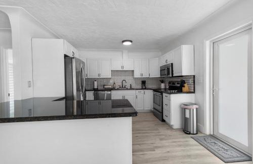 Pompano Isles House | Pompano Paradise with Private Pool 5 Mins From Beach