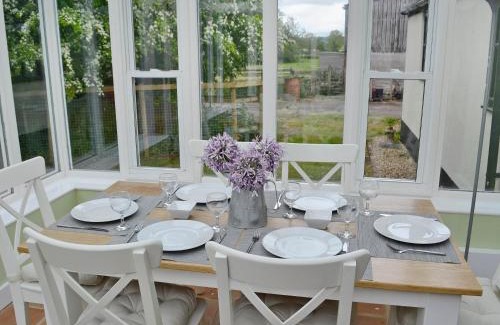 Sedgehill House | Pond-B6844
