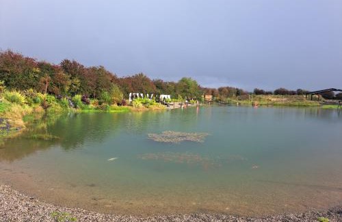 County Laois Bed & Breakfast | Pond Beach Hazel with hot tub