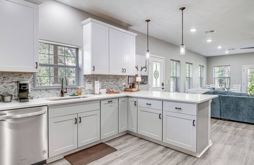Washington House | Pond + Trails On-Site: Washington Escape!