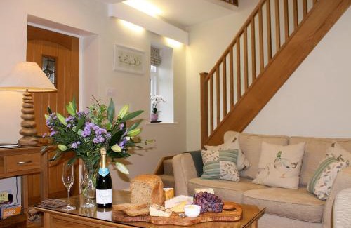 Brantingham House | Pond View Cottage