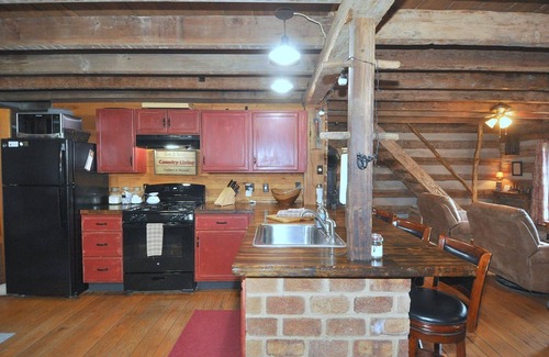 Berkeley Springs Cabin | Pondview Cabin - Log Cabin Retreat