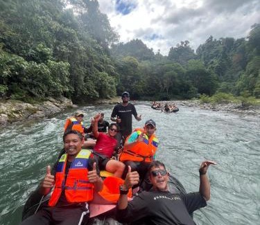 Bukit Lawang House | Pongo Guest House & only jungle trekking whit us
