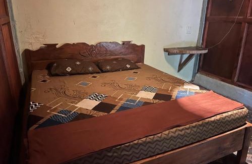 Bukit Lawang House | Pongo Guest House & only jungle trekking whit us
