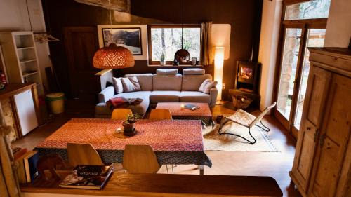 Montagut Apartment | Pont de Valenti Mountain Retreat