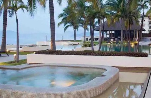 Olas Altas Apartment | Ponto Horizonte Manzanillo. Best place in Manzanillo! Luxury beach front condo, gorgeous views! Best place you can stay!with up to 8 people.